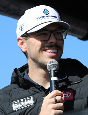 Dean Thompson (racing driver)